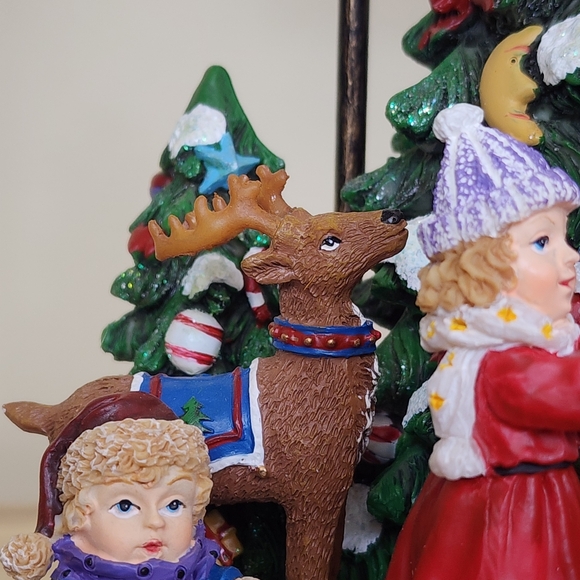 Santa Sleigh Giving Gifts Children Scene Figurine Candle Lamp Christmas Decor - Picture 8 of 16